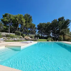 Cosy En Provence - Piscine Chauffee De Mai A Septembre Bed & Breakfast